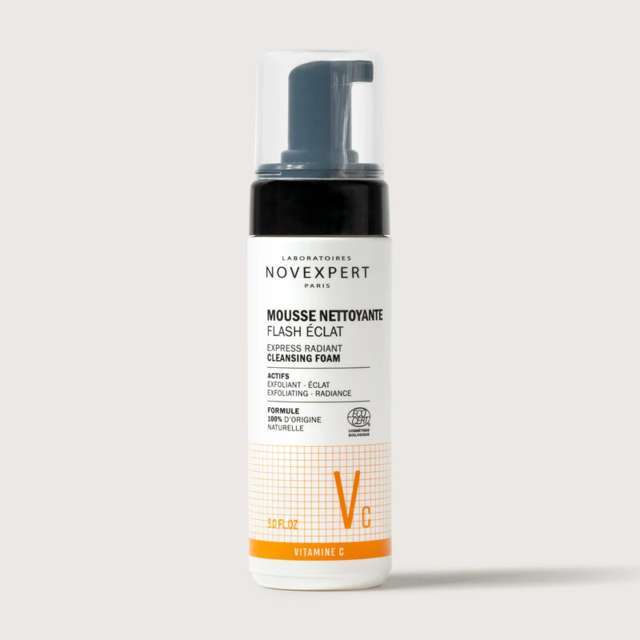 Mousse detergente illuminante alla vitamina C